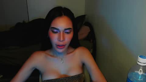 Your wifey online show from April 11, 11:21 am