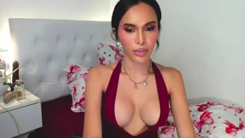 Your wifey online show from September 6, 6:25 pm