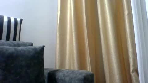 prettypie805244 online show from August 11, 3:36 pm