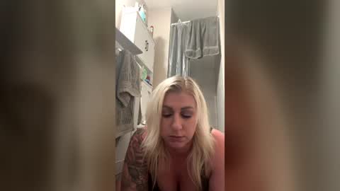 prettypistolx online show from June 24, 5:53 am