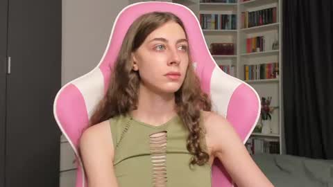 Sophie online show from August 7, 8:14 am