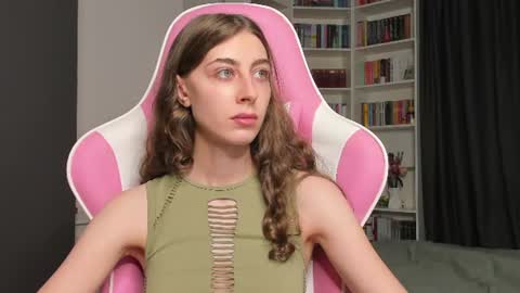 Sophie online show from August 7, 10:26 am