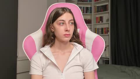 Sophie online show from August 8, 8:25 am