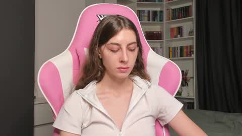 Sophie online show from August 8, 10:37 am