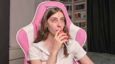 Sophie online show from August 8, 12:49 pm