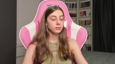 Sophie online show from August 13, 7:44 am