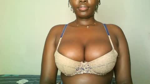 prettyvishy online show from August 10, 7:32 am