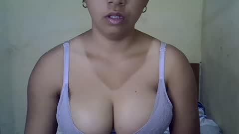 prettyy01 online show from August 4, 4:09 am