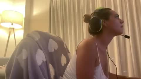 prettyyykittyyy22 online show from August 8, 2:44 am