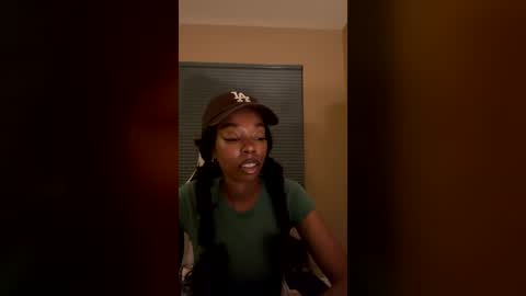 primrose22 online show from August 1, 4:40 am