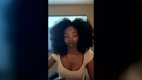 primrose22 online show from August 1, 11:44 pm