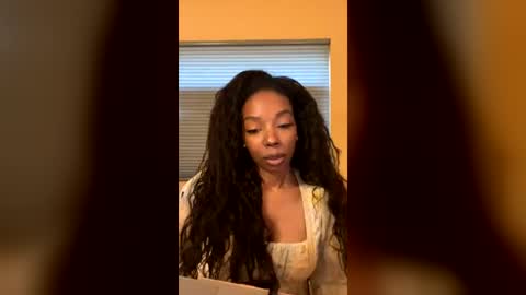 primrose22 online show from August 5, 2:09 am