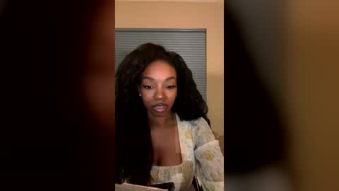 primrose22 online show from August 5, 3:15 am