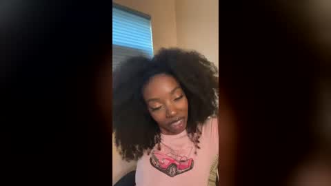 primrose22 online show from August 7, 1:49 am