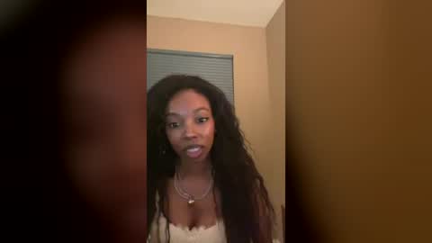 primrose22 online show from August 12, 3:31 am