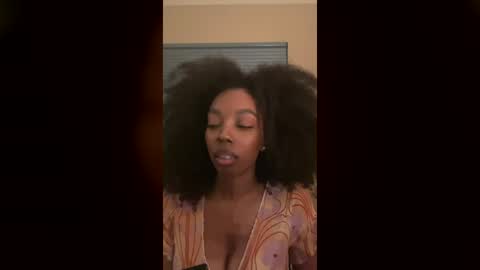 primrose22 online show from August 14, 4:27 am