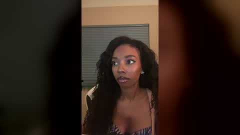 primrose22 online show from August 16, 2:37 am