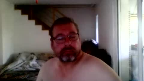 chris online show from August 15, 8:51 am