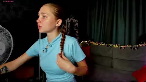 Lily online show from August 4, 3:25 am