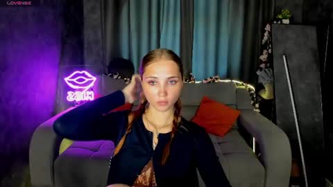 Lily online show from August 7, 3:28 am