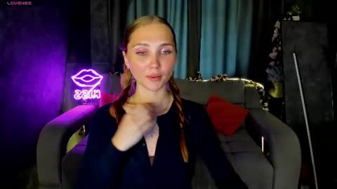 Lily online show from August 7, 4:34 am