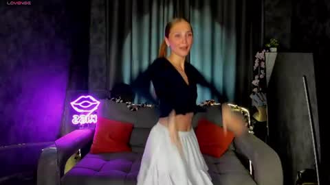 Lily online show from August 7, 5:40 am