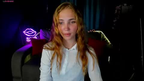 Lily online show from August 8, 2:22 am