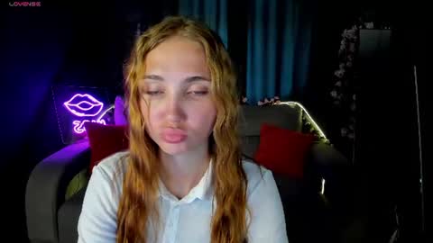 Lily online show from August 8, 3:28 am