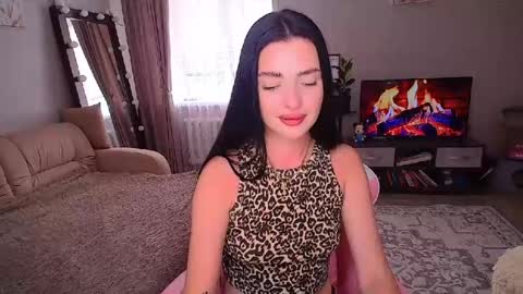 princessamira1 online show from August 5, 5:05 am