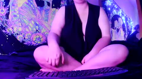 NOTYOURTYPICALBARBIE online show from June 21, 7:04 pm