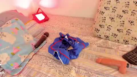 princessluna_14 online show from August 1, 1:22 am