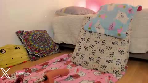 princessluna_14 online show from August 7, 1:05 am