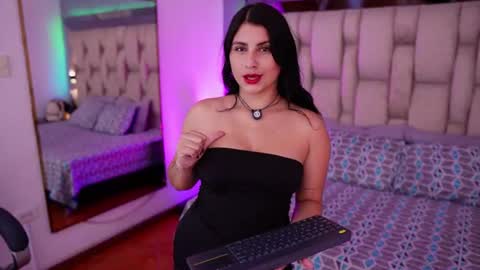 Lu online show from August 6, 7:35 pm