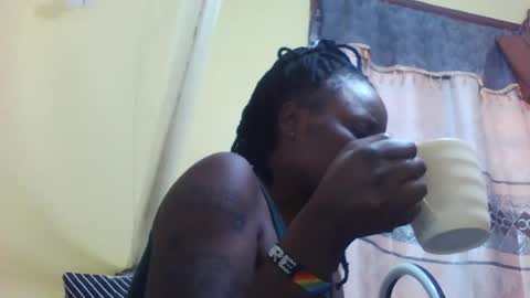 phelly online show from August 13, 7:22 am