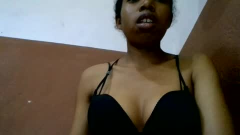 prisca880319 online show from August 9, 5:30 am