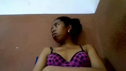 prisca880319 online show from August 11, 7:54 am