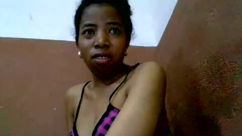 prisca880319 online show from August 11, 4:20 pm