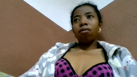 prisca880319 online show from August 13, 4:15 am