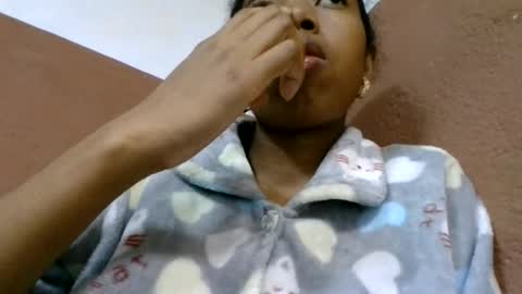 prisca880319 online show from August 13, 5:21 am