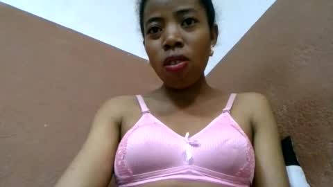 prisca880319 online show from August 14, 11:03 am