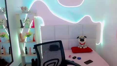 priscilarainbow online show from August 14, 7:56 am