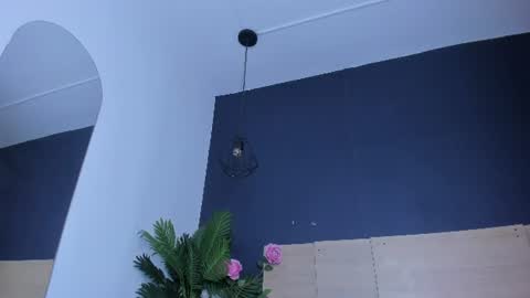 prisilarivas_ online show from August 9, 1:01 pm