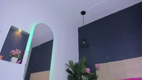 prisilarivas_ online show from August 10, 2:18 pm