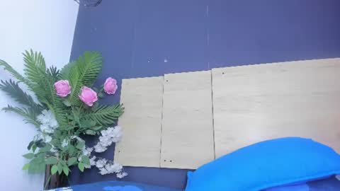 prisilarivas_ online show from August 12, 1:57 pm