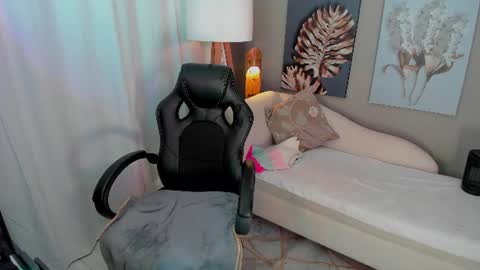 Priya Rose online show from July 25, 8:02 pm