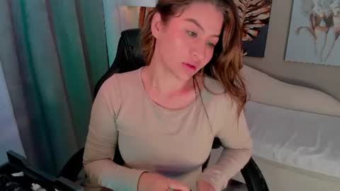 Priya Rose online show from August 7, 8:58 am