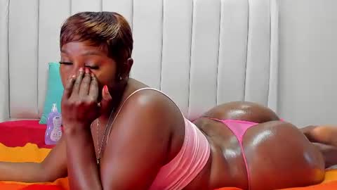 lola online show from July 27, 8:09 am