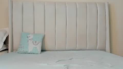 lola online show from August 1, 5:24 am