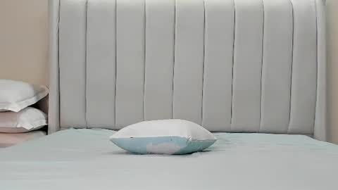 lola online show from August 3, 4:52 am