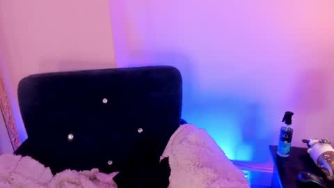 psycodoll online show from August 7, 1:38 am